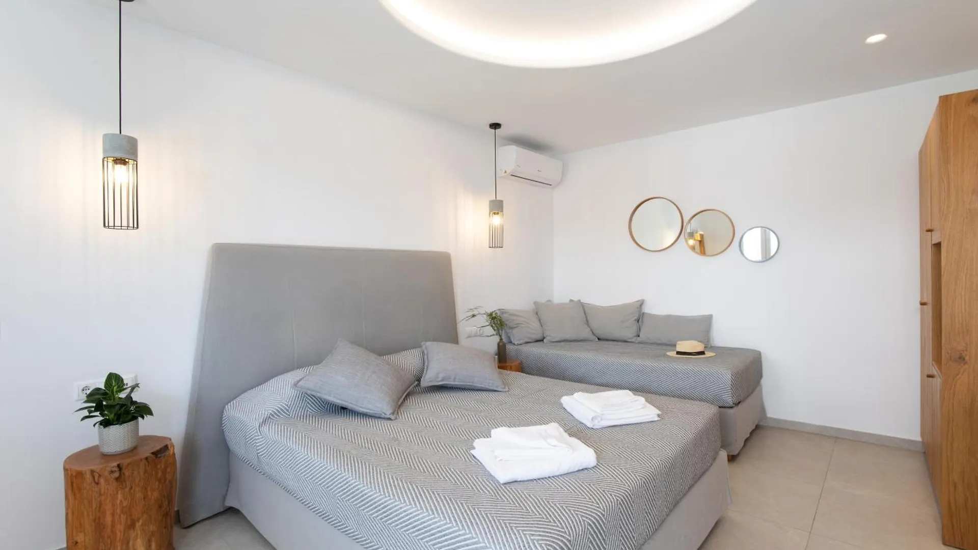 Agia Anna Beachfront Boutique Paraga